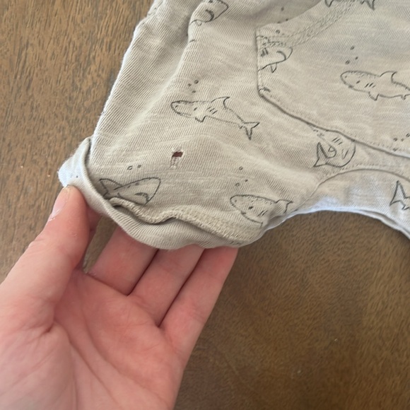 Rylee & cru shark shorts 12-18 months - Picture 2 of 3